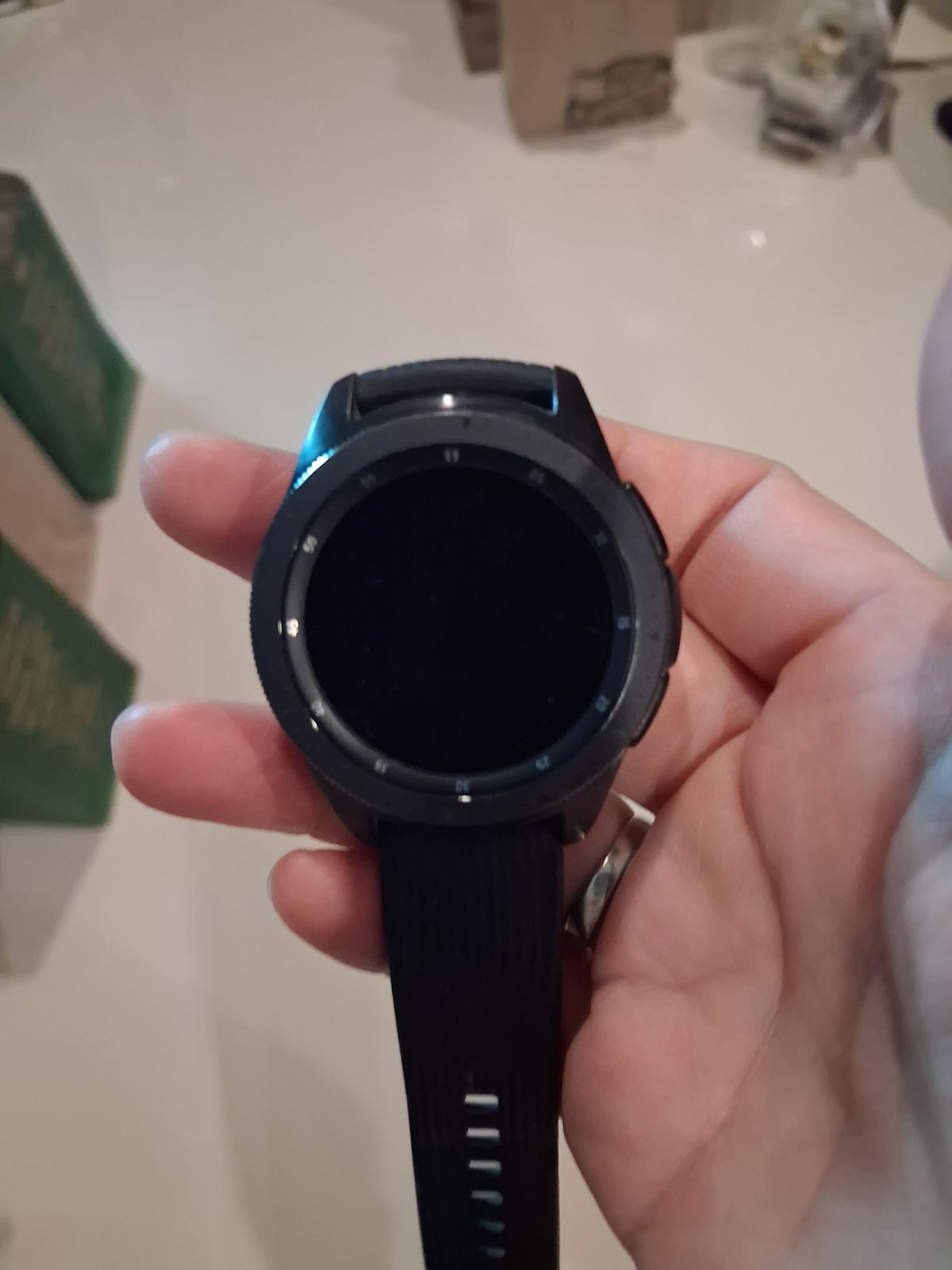 Samsung watch SM-R810