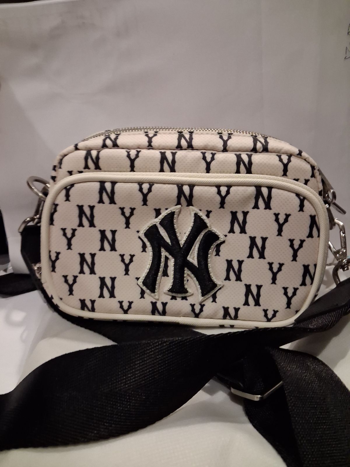 กระเป๋า MLB Korea ดูแลเหมือนใหม่