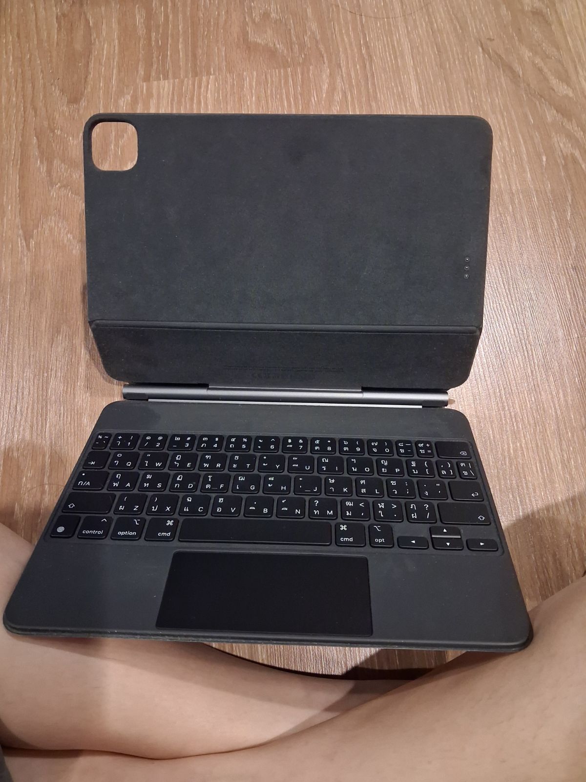 Keyboard Case สำหรับ iPad (มี Trackpad) Magic Keyboard